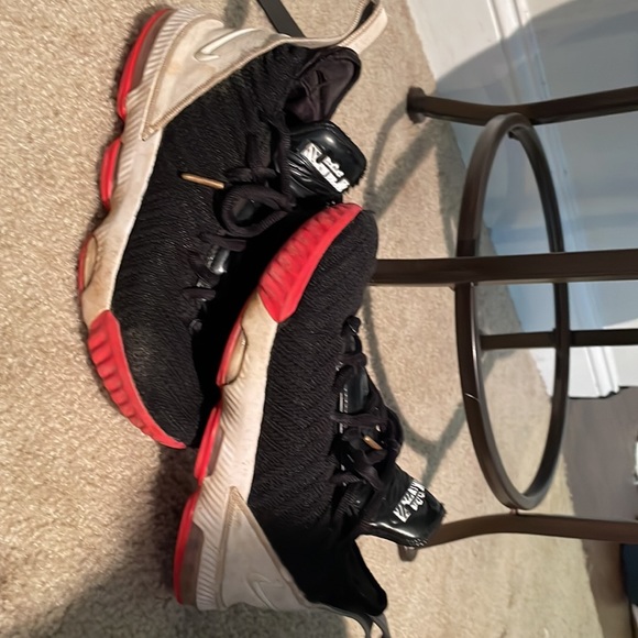 Lebron James 16 GS Bred - Picture 3 of 3